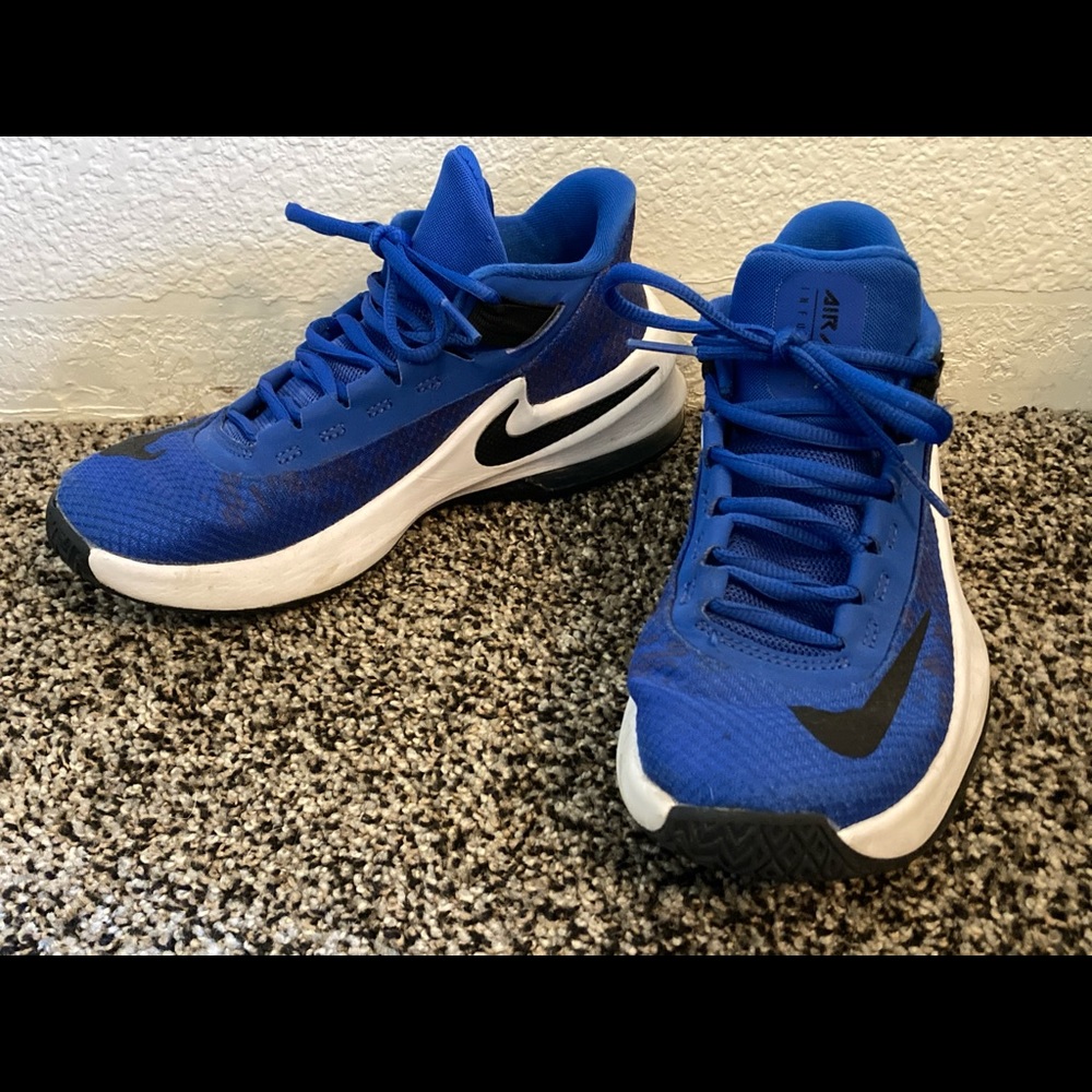 Nike Boys Air Max Infuriate High Top Sneaker Size 3 Youth